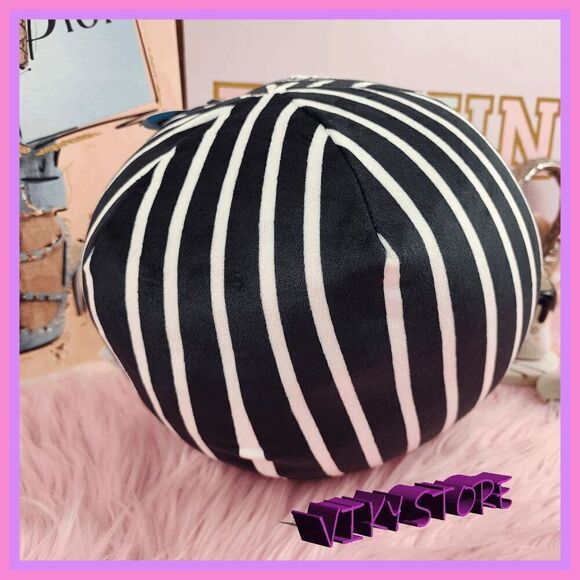 💕 NWT Tim Burton The Nightmare Before Christmas Pillow #7146 💕 - Picture 4 of 5